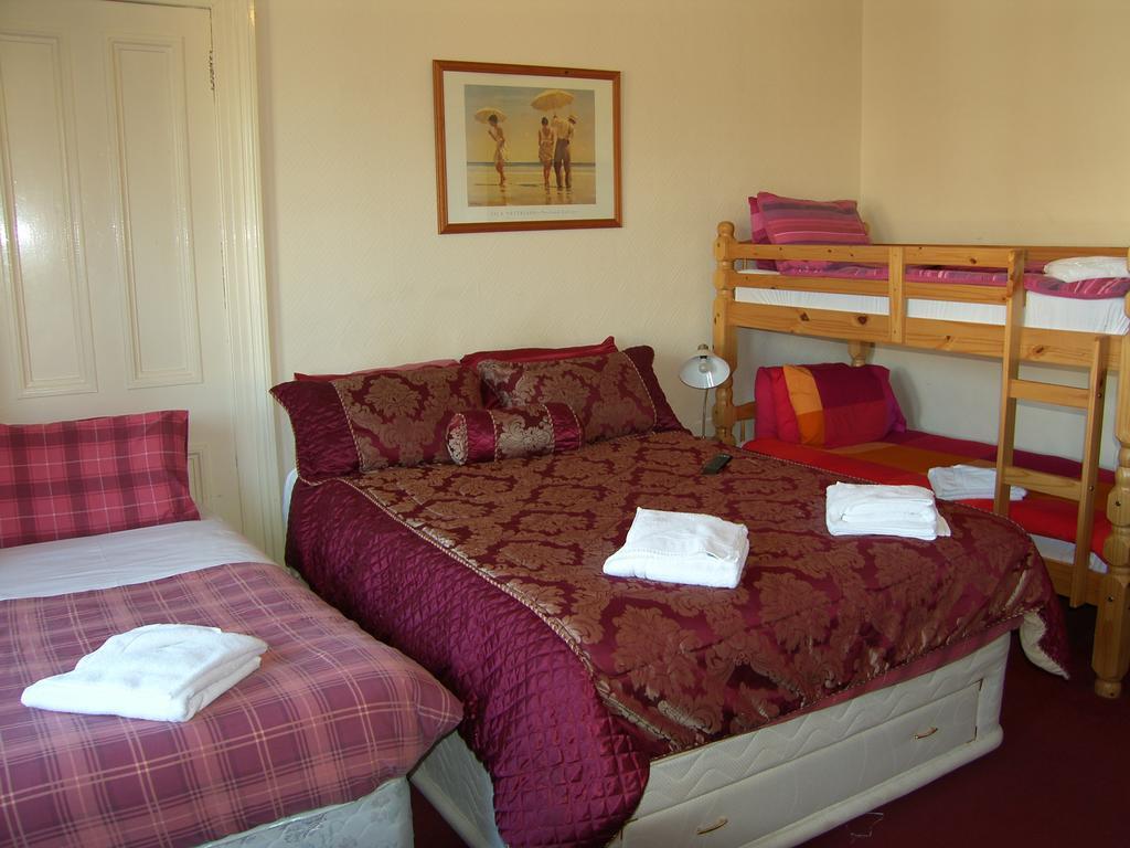 Regis Guest House EDI Cameră foto