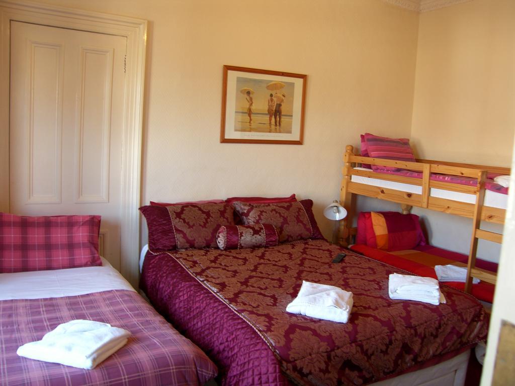 Regis Guest House EDI Cameră foto