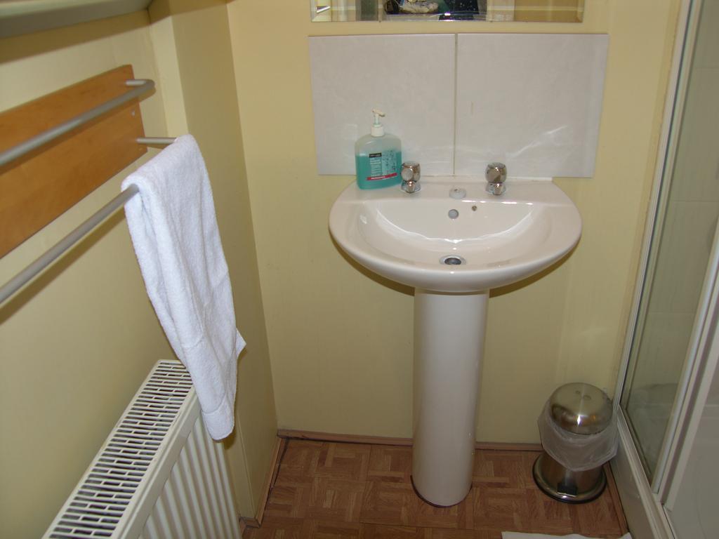 Regis Guest House EDI Cameră foto