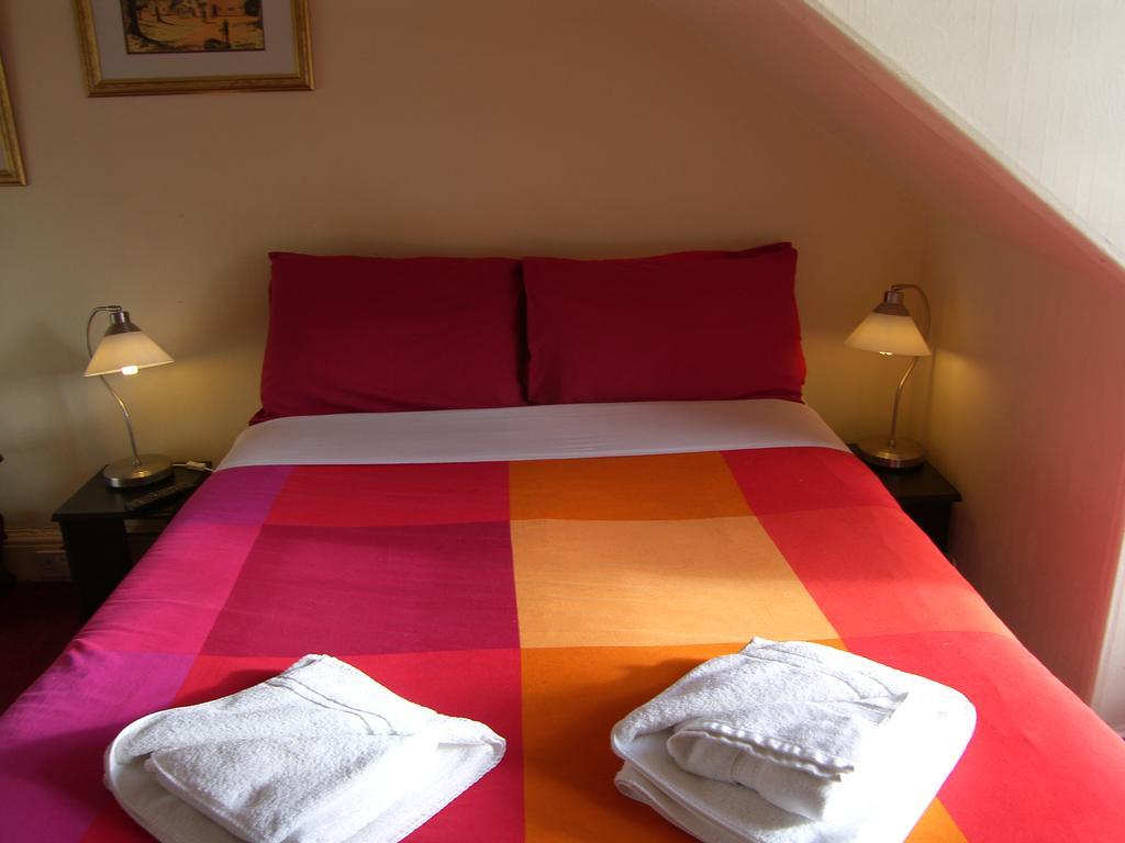 Regis Guest House EDI Cameră foto