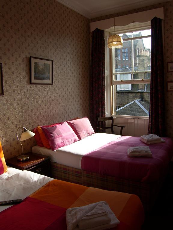 Regis Guest House EDI Cameră foto