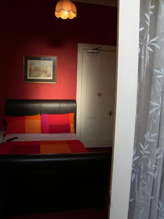 Regis Guest House EDI Cameră foto